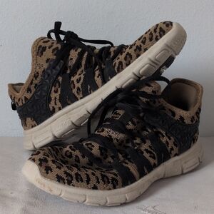 Womens Leopard Print Knit Athletic Sneakers - Black & Tan